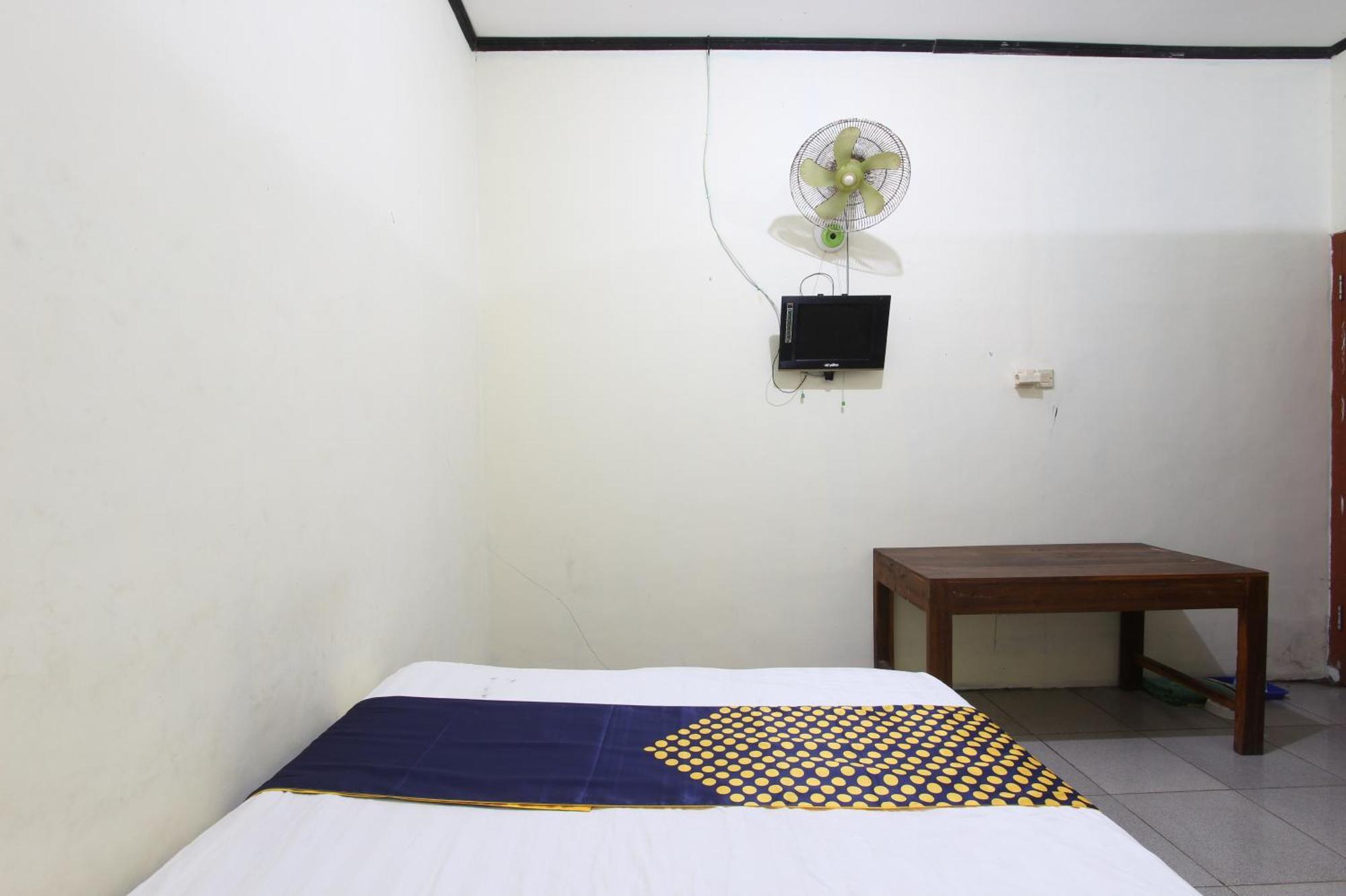 Oyo 92231 Penginapan Tanjung Alang Syariah Makassar Kültér fotó