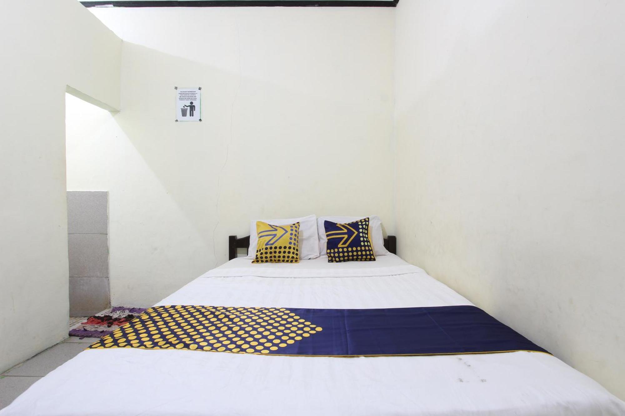 Oyo 92231 Penginapan Tanjung Alang Syariah Makassar Kültér fotó